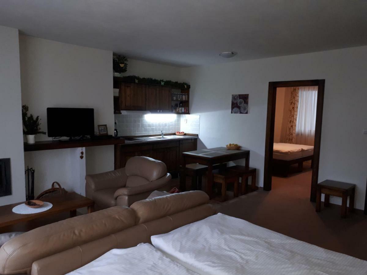 Kuka Apartment *